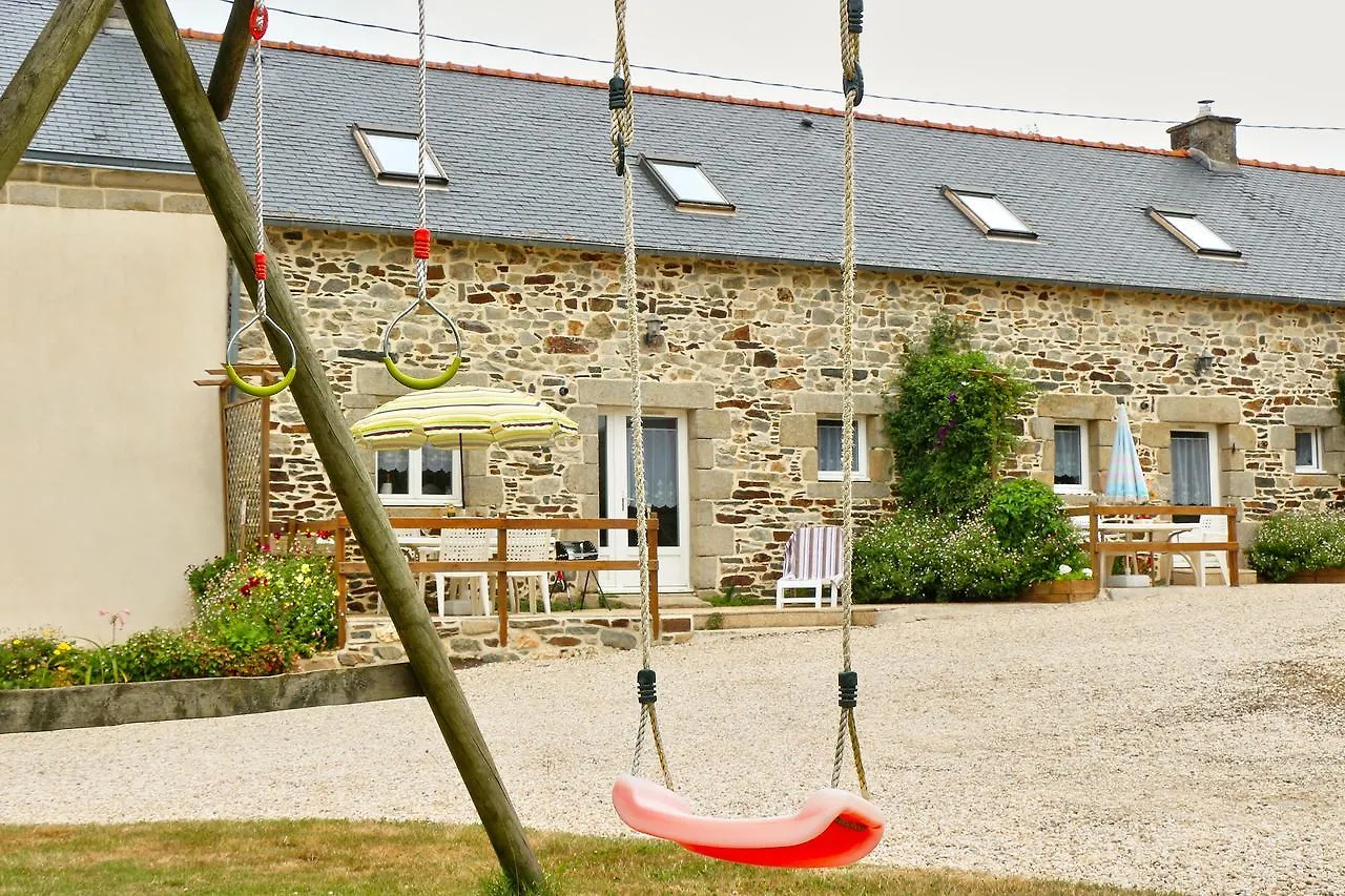 Gîtes de Kergorz Plomodiern 0*,  France